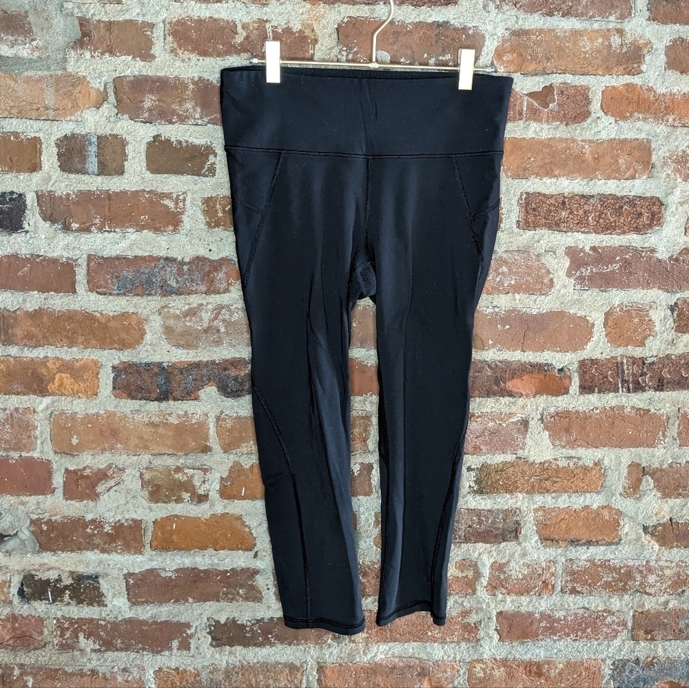 Athleta Medium‎ Black Workout Capris w/ Reflective Marks on Bottoms & Drawstring
